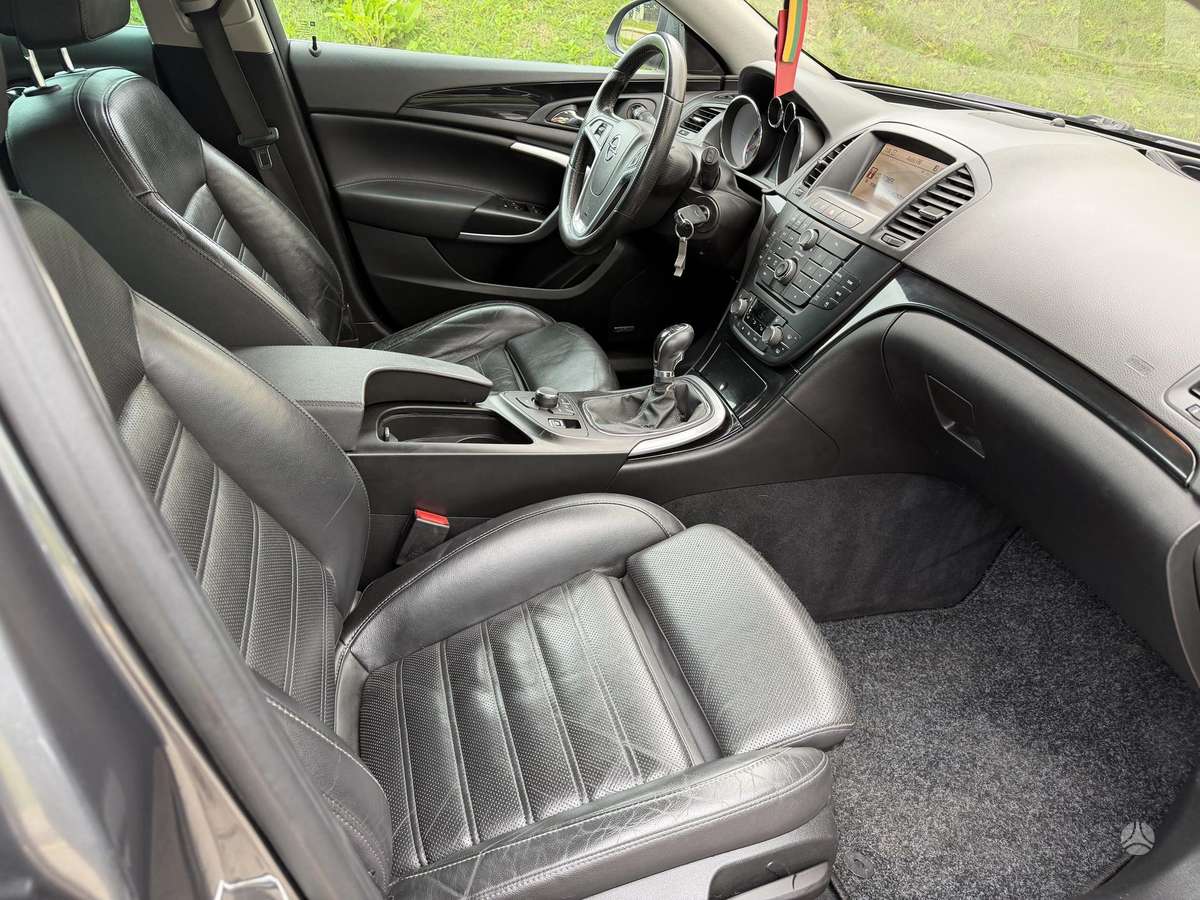 Opel Insignia 2009 — photo 23