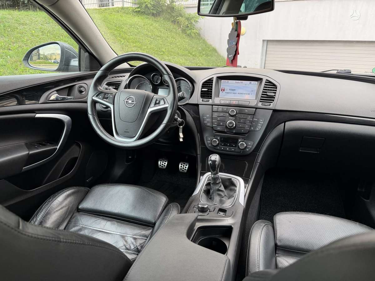 Opel Insignia 2009 — photo 24