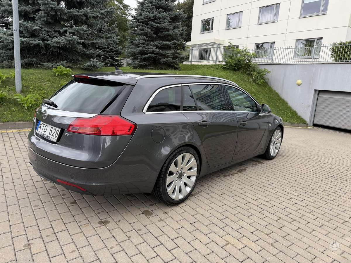 Opel Insignia 2009 — interior