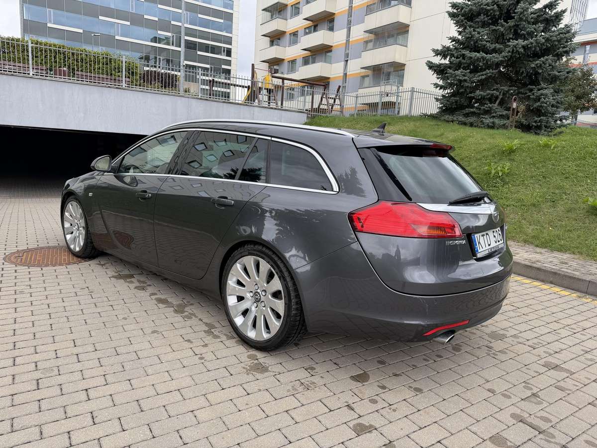 Opel Insignia 2009 — engine 1956 cm³, 160 HP (118kW)