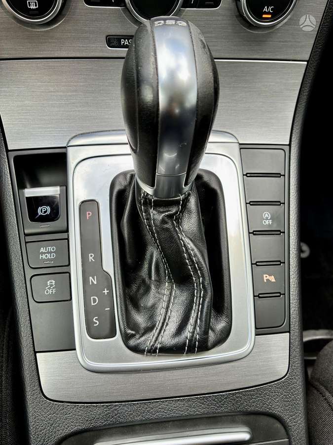 Volkswagen Passat 2014 — photo 17