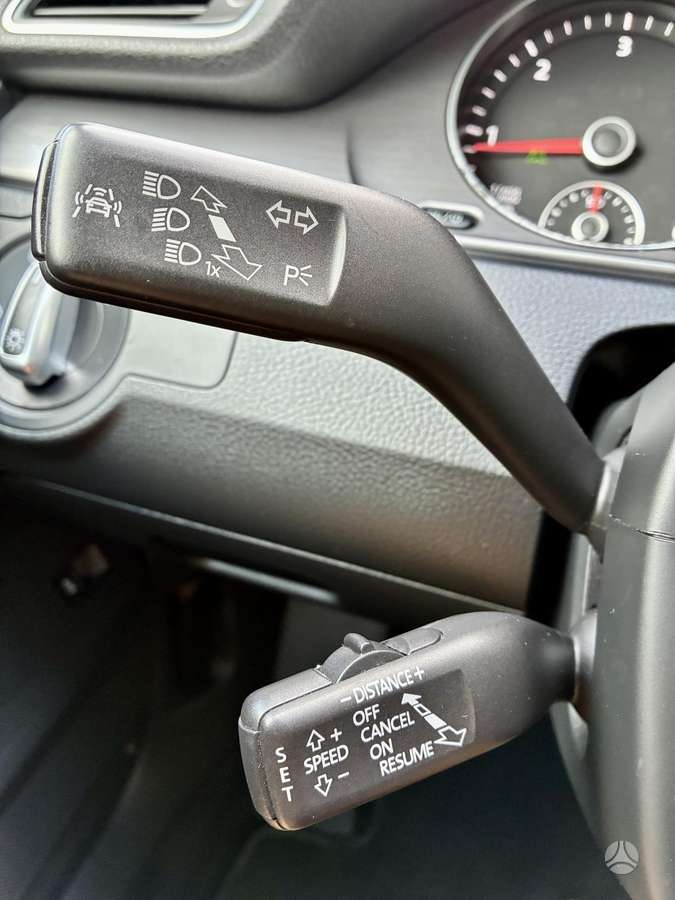Volkswagen Passat 2014 — photo 19
