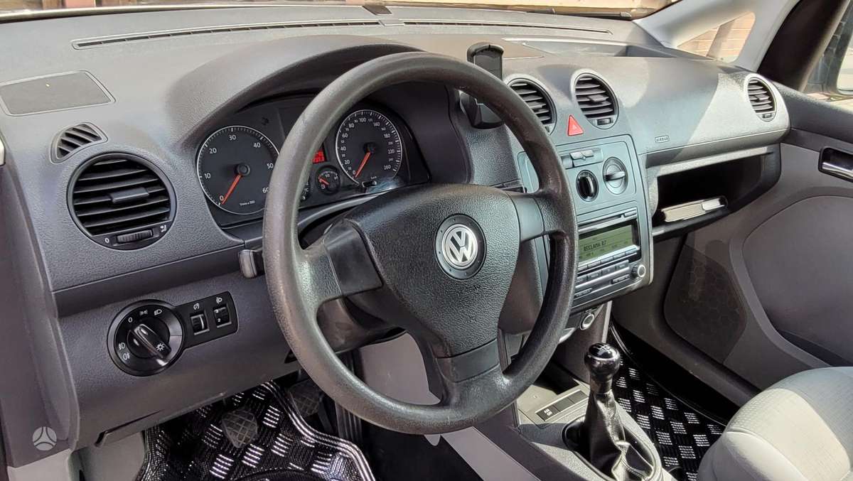 Volkswagen Caddy 2010 — photo 11