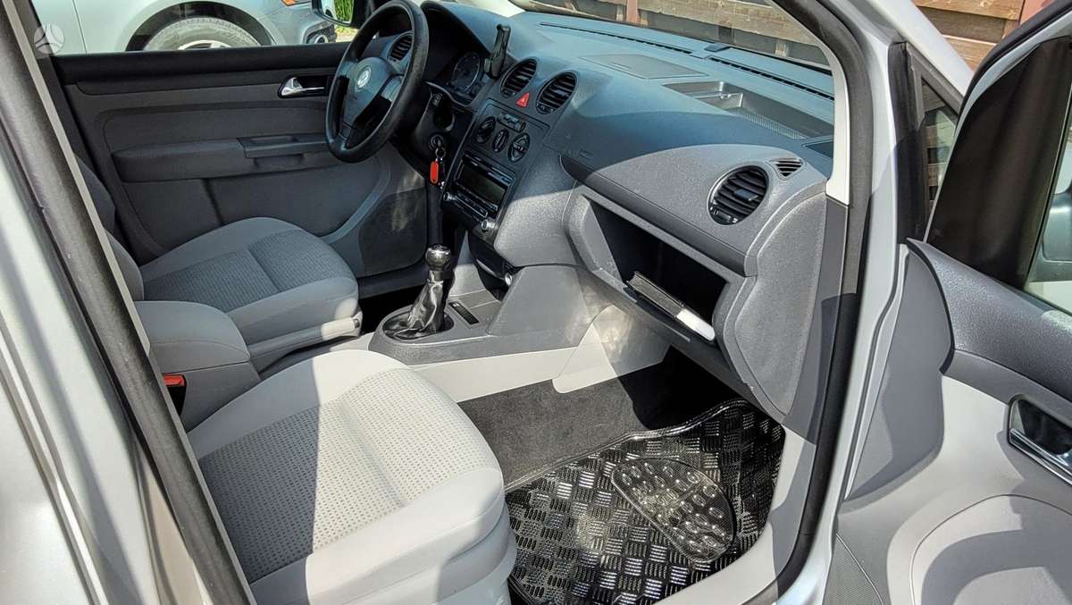 Volkswagen Caddy 2010 — photo 7