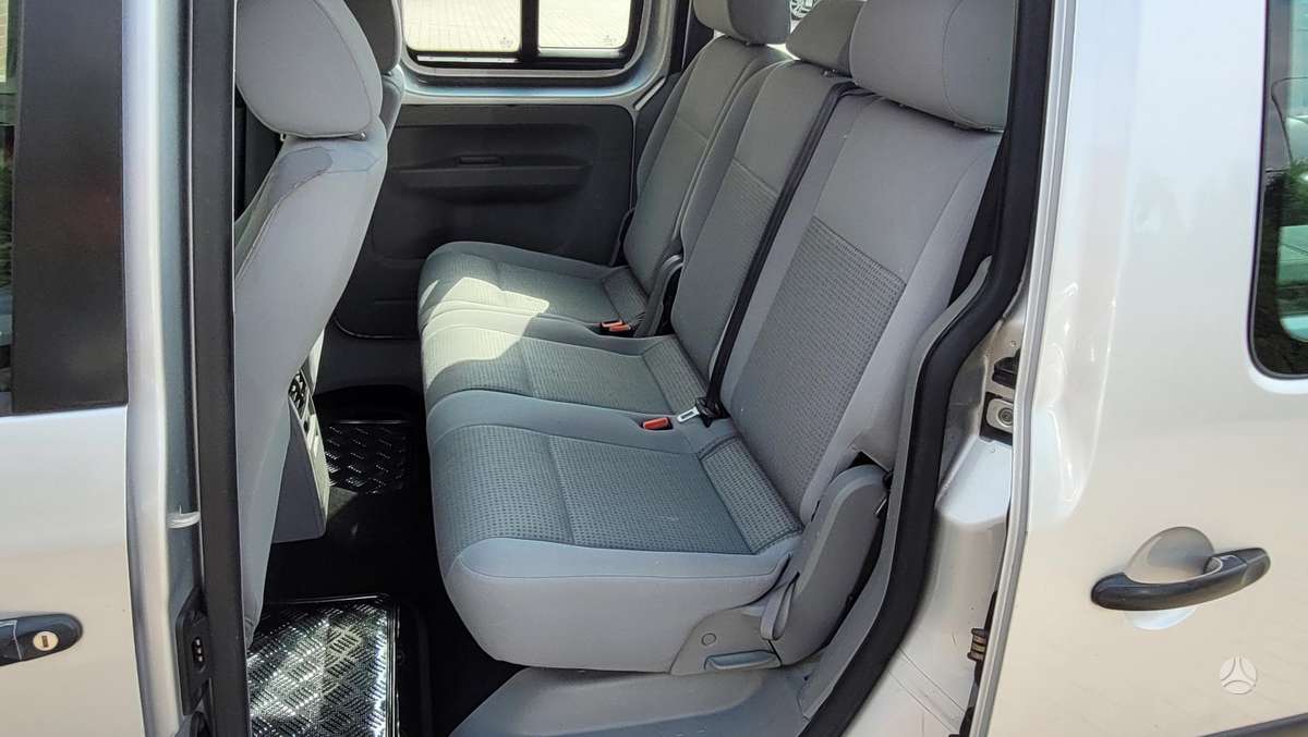 Volkswagen Caddy 2010 — photo 9
