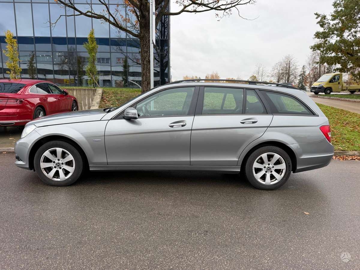 Mercedes-Benz C220 2012 — photo 10
