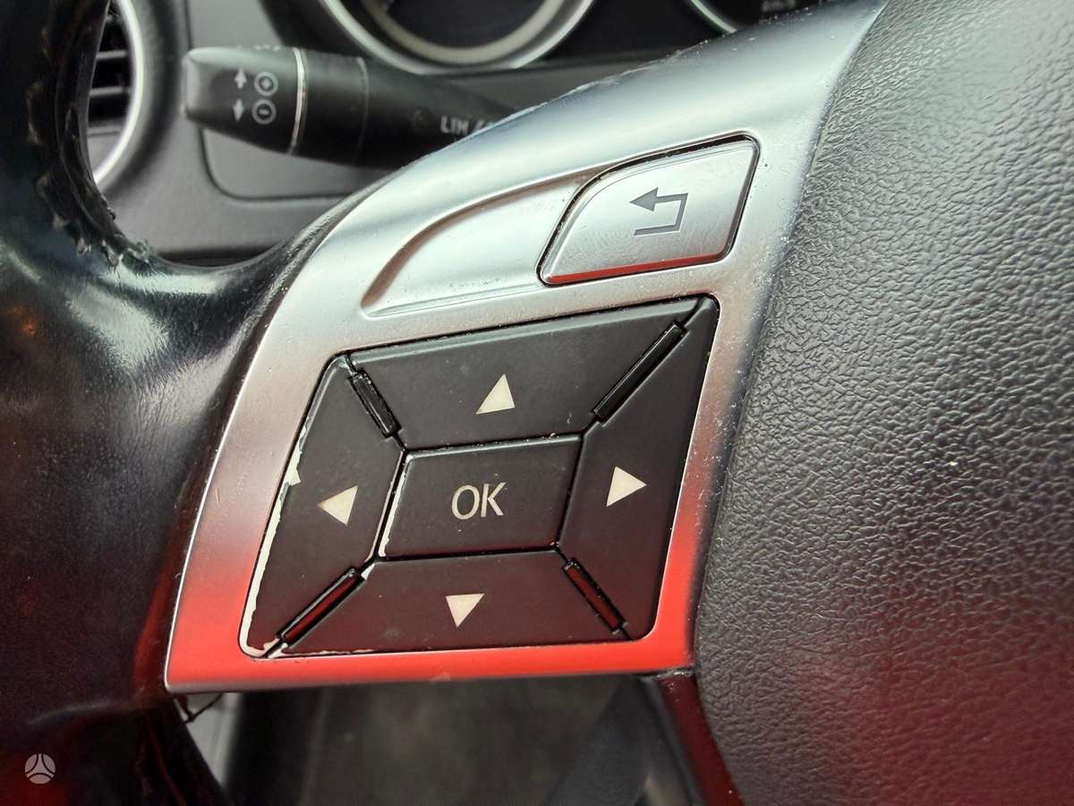 Mercedes-Benz C220 2012 — photo 23