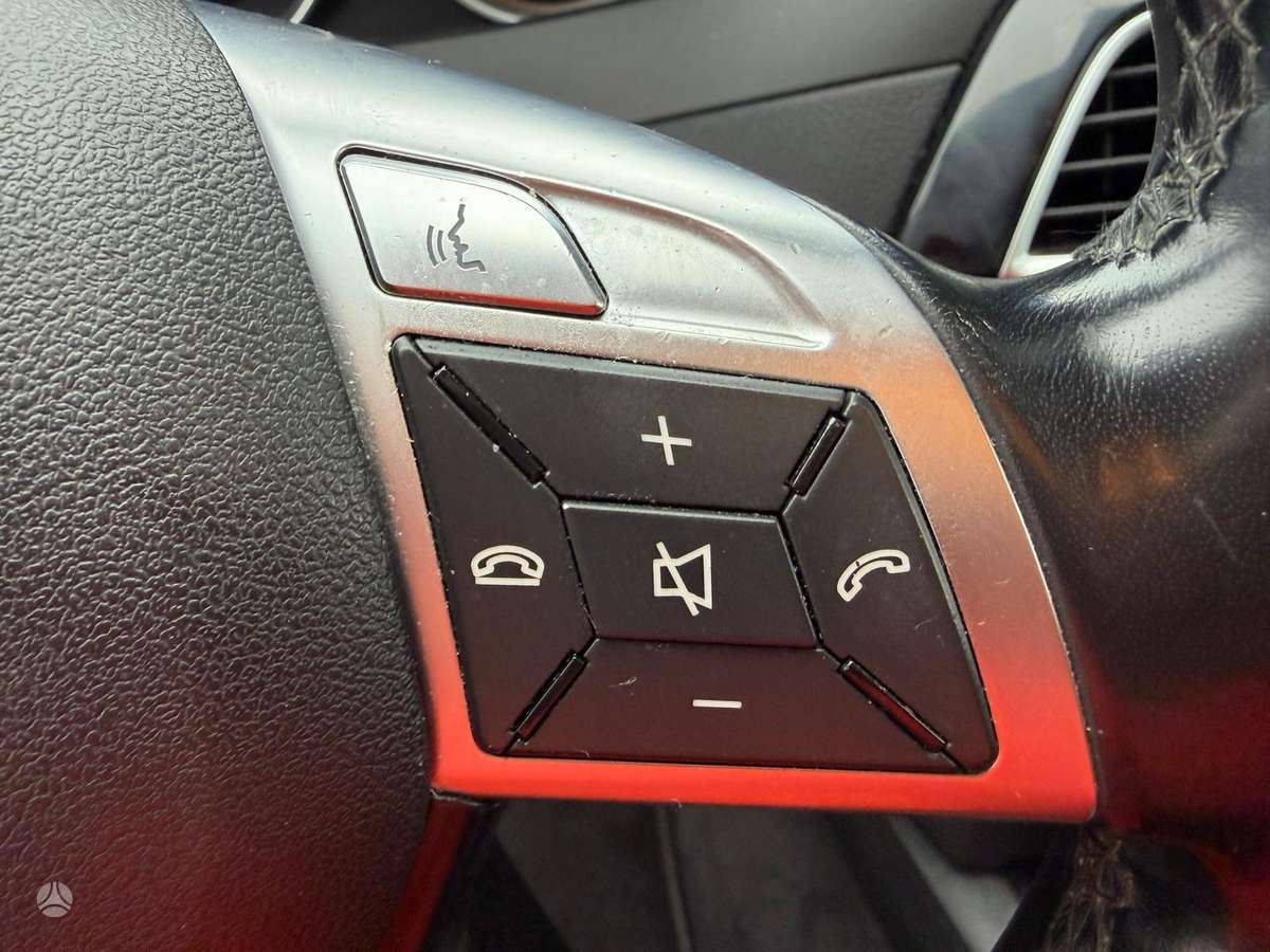 Mercedes-Benz C220 2012 — photo 24