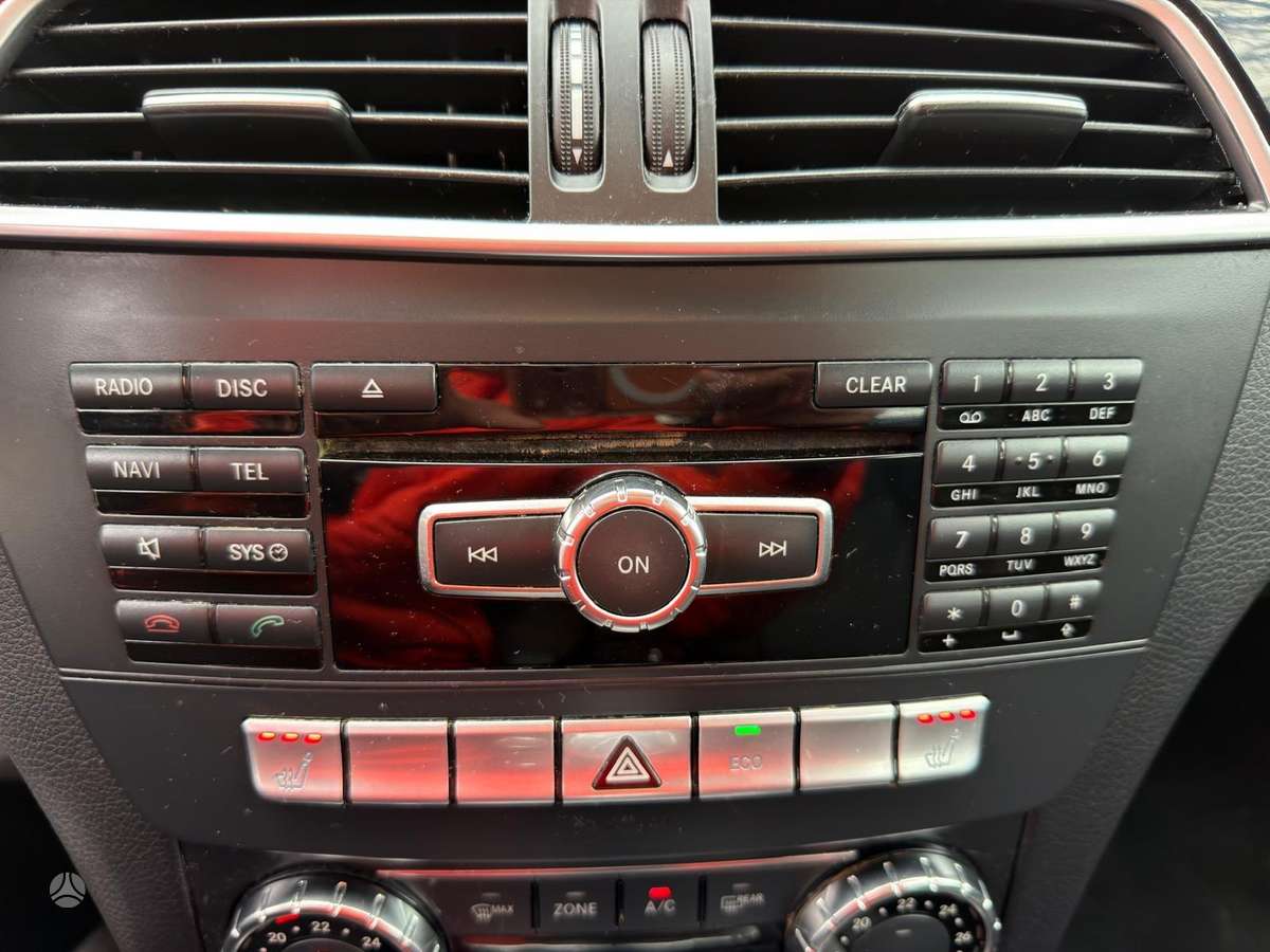 Mercedes-Benz C220 2012 — photo 27