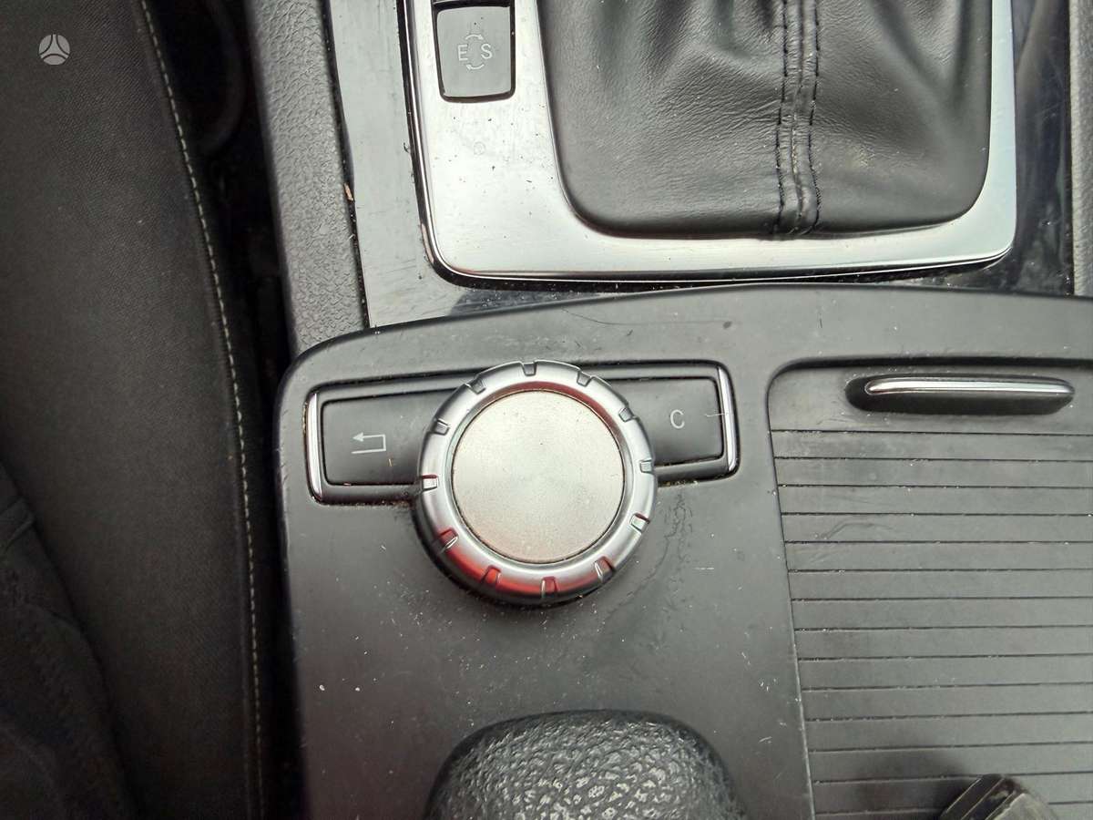 Mercedes-Benz C220 2012 — photo 30