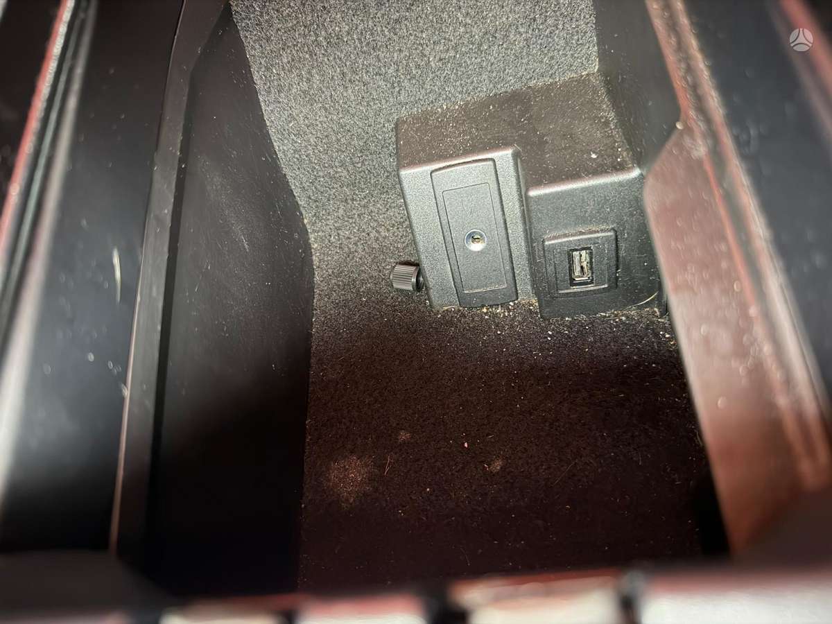 Mercedes-Benz C220 2012 — photo 31