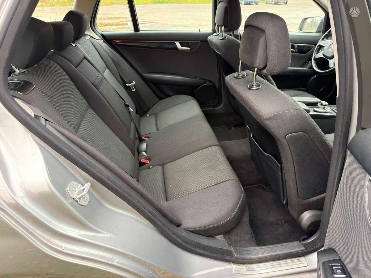 Mercedes-Benz C220 2012 — photo 34