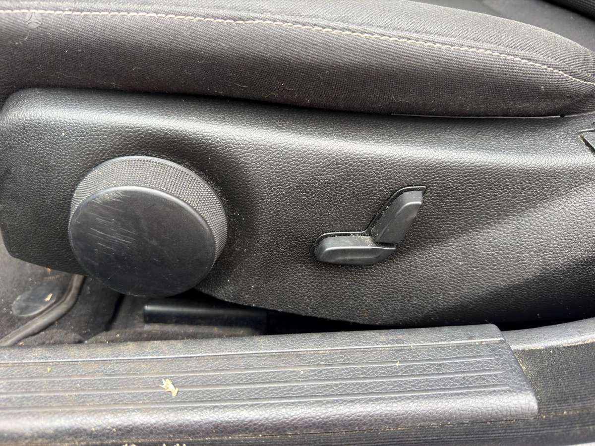 Mercedes-Benz C220 2012 — photo 36