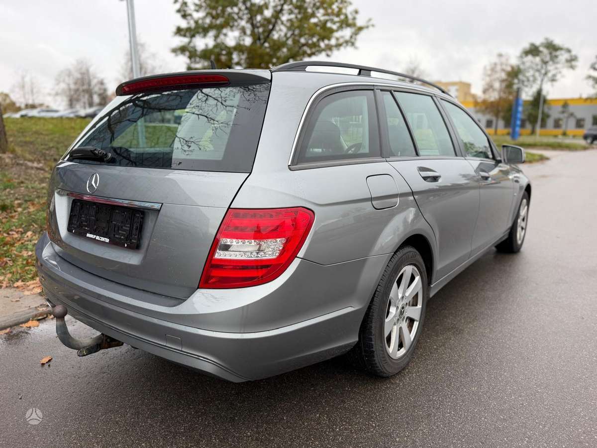 Mercedes-Benz C220 2012 — photo 7
