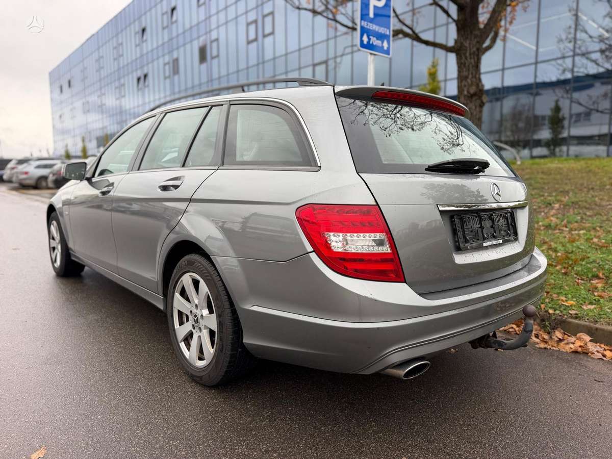 Mercedes-Benz C220 2012 — photo 8