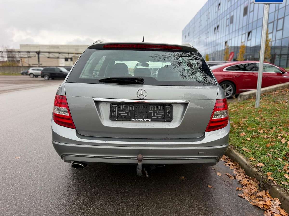 Mercedes-Benz C220 2012 — photo 9