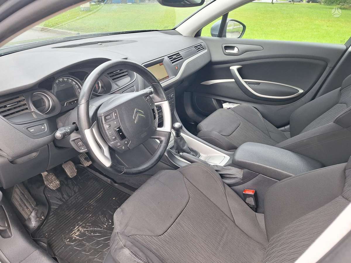 Citroen C5 2012 — photo 11