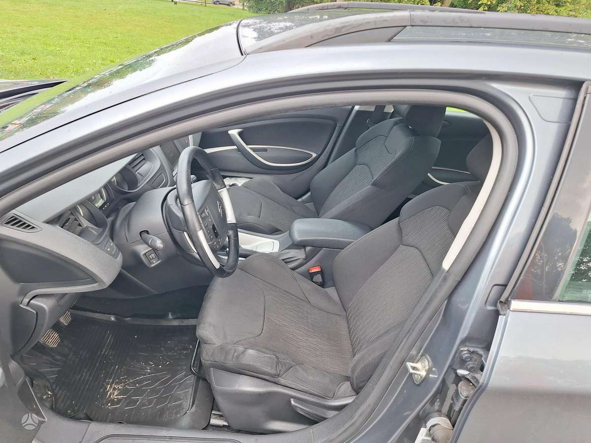 Citroen C5 2012 — photo 12