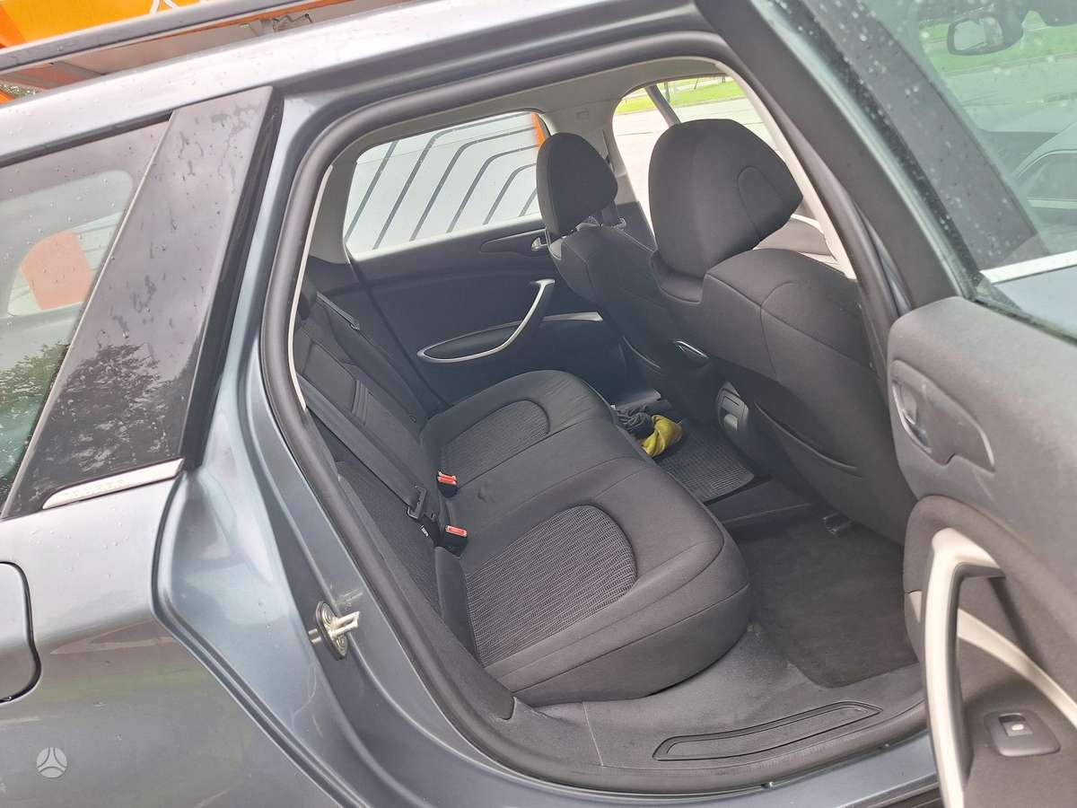 Citroen C5 2012 — photo 13