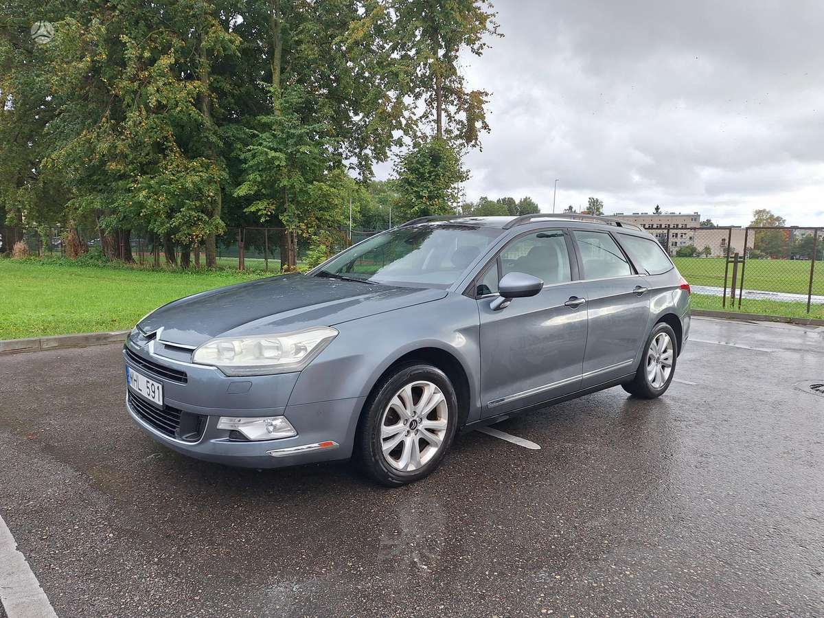 Citroen C5 2012 — rear view