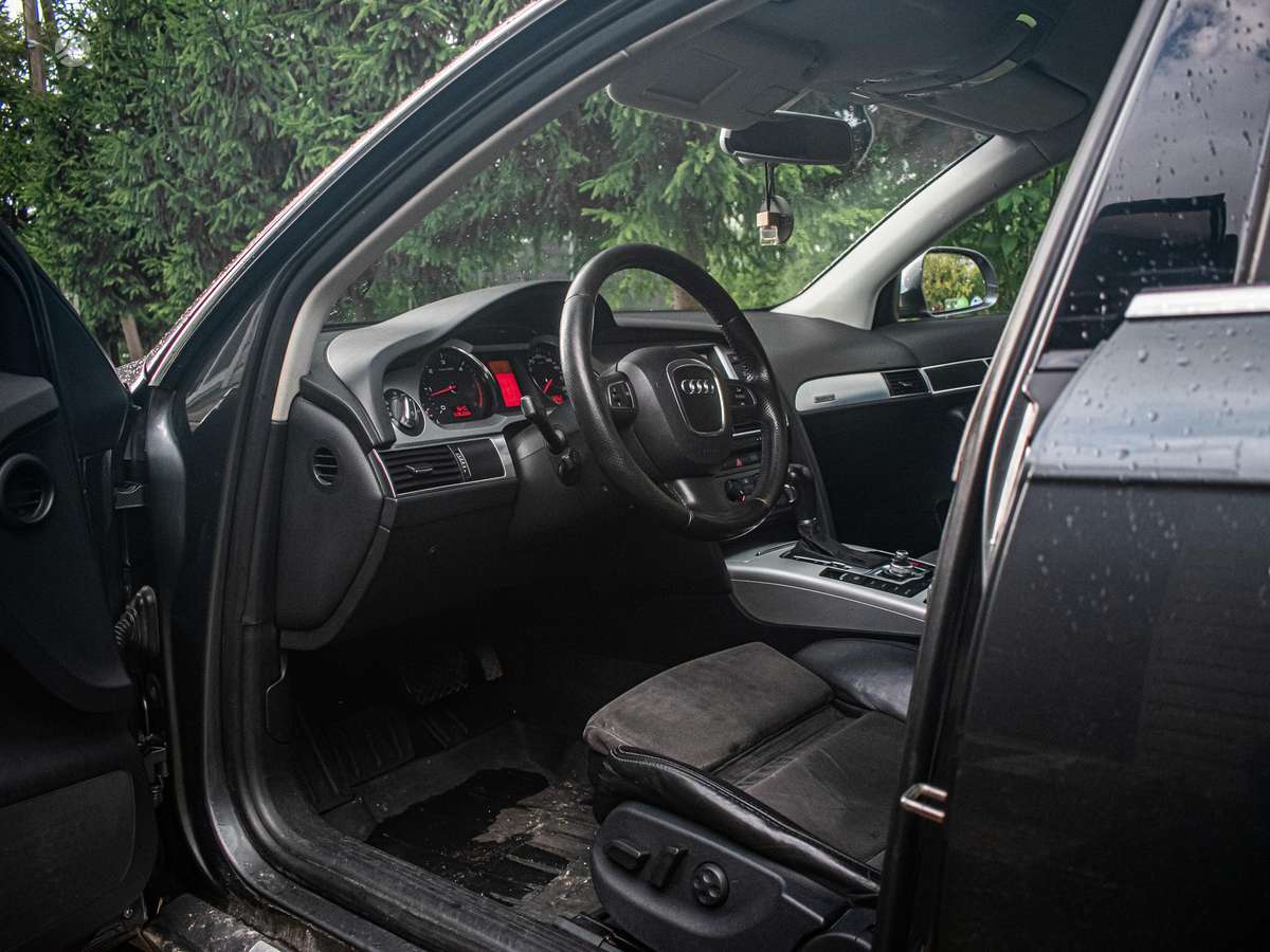 Audi A6 2009 — photo 13