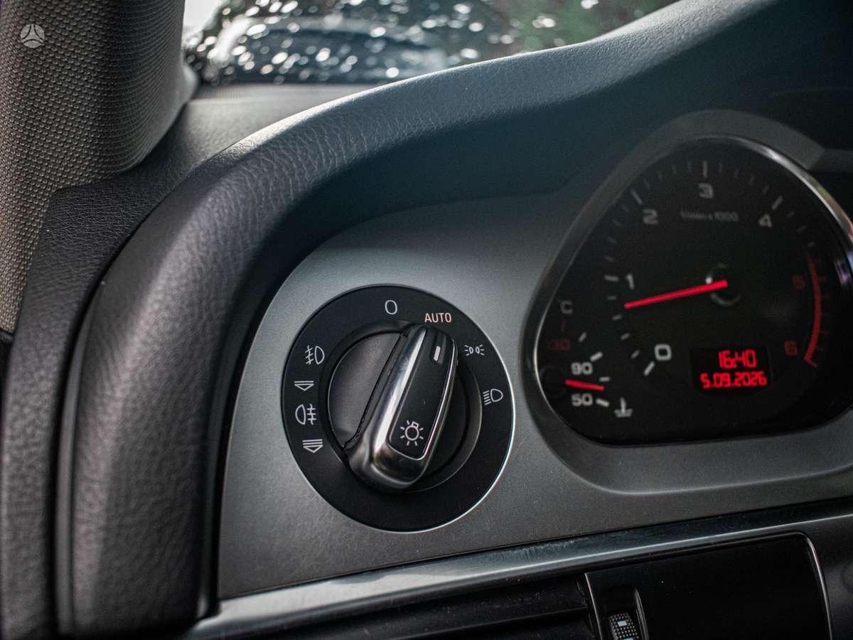 Audi A6 2009 — photo 14