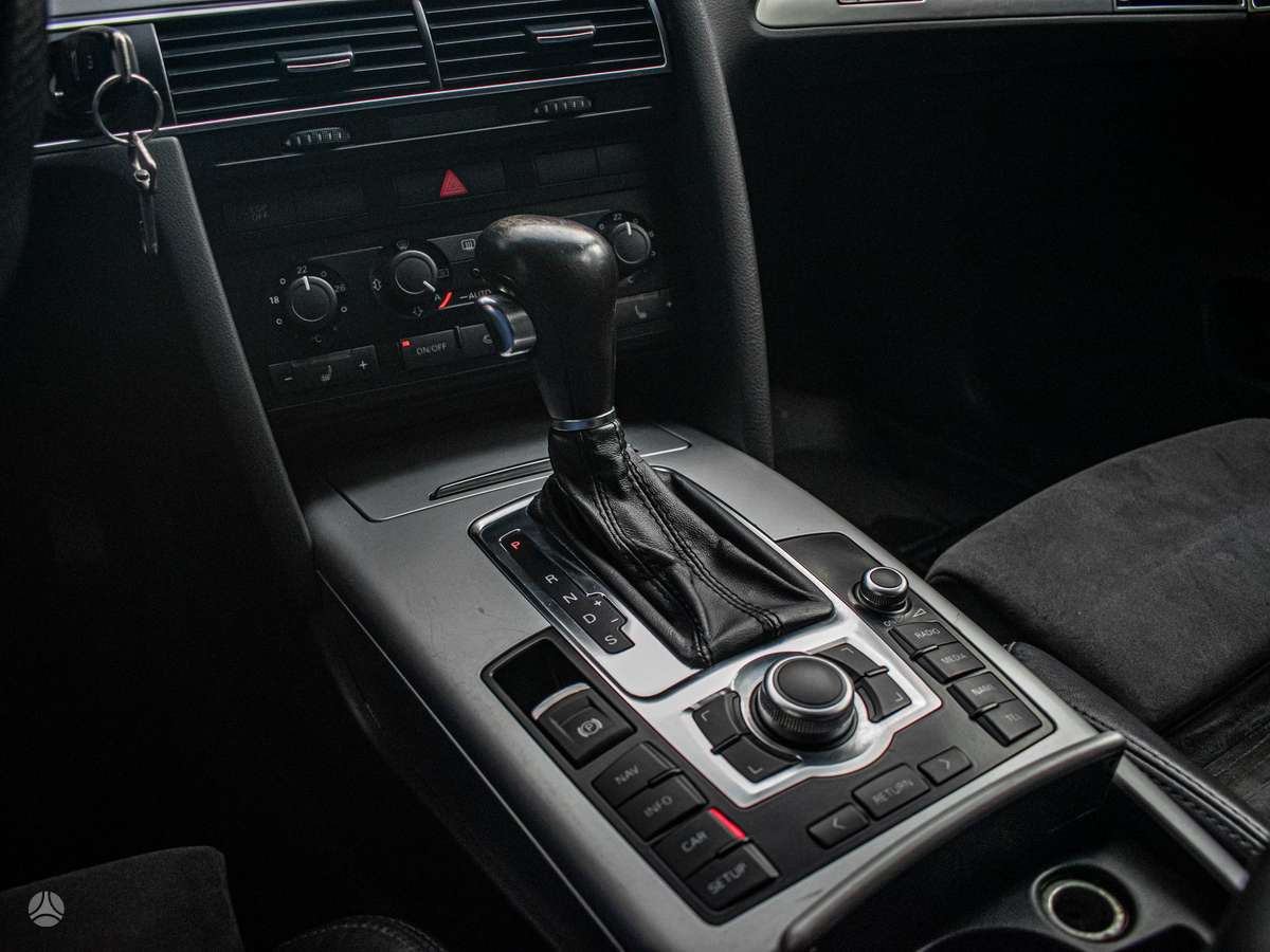 Audi A6 2009 — photo 17