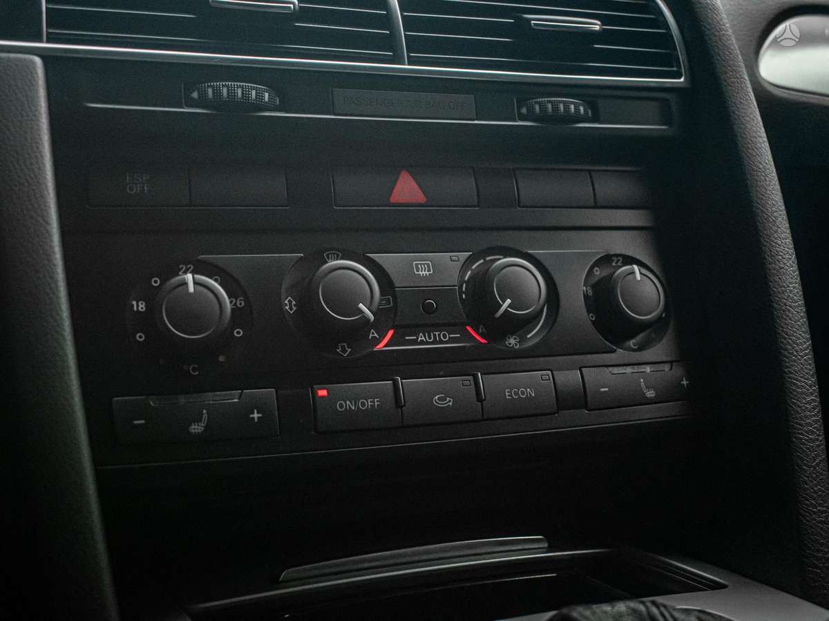Audi A6 2009 — photo 24