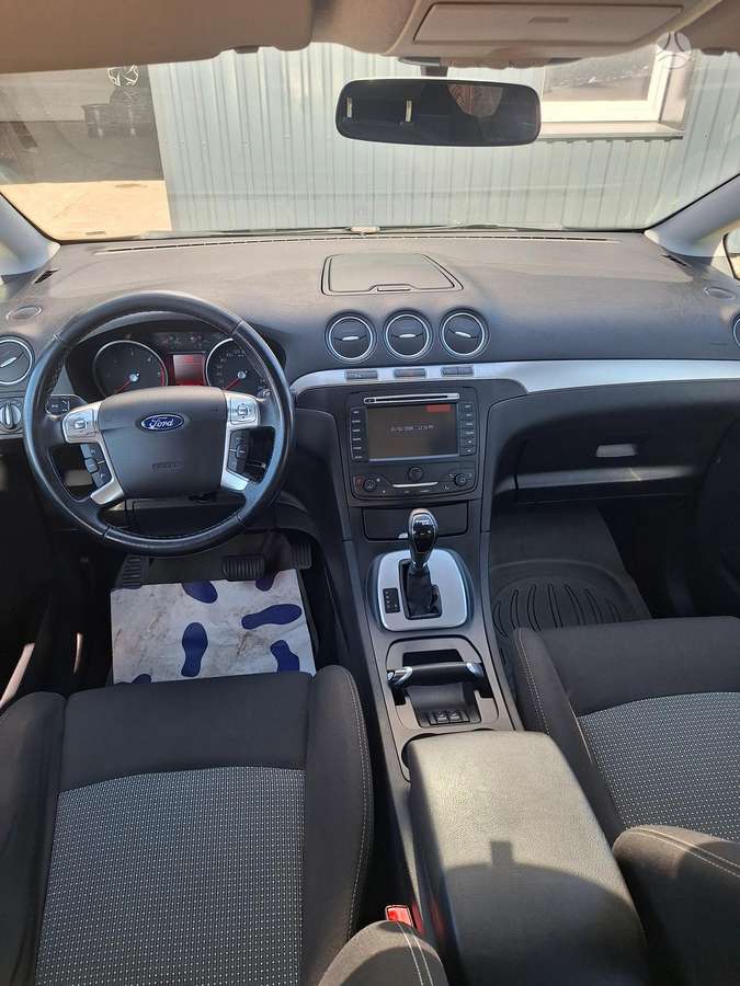 Ford S-MAX 2013 — photo 10