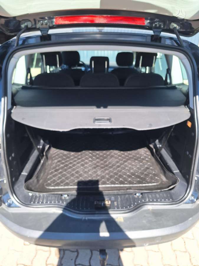 Ford S-MAX 2013 — photo 13