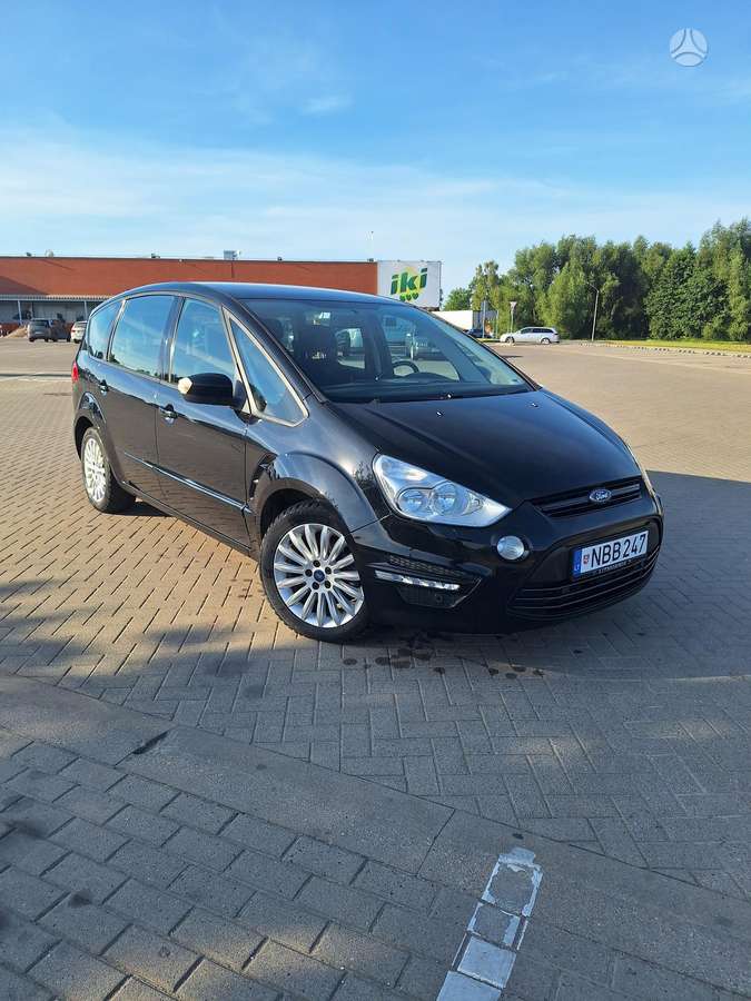 Ford S-MAX 2013 — rear view