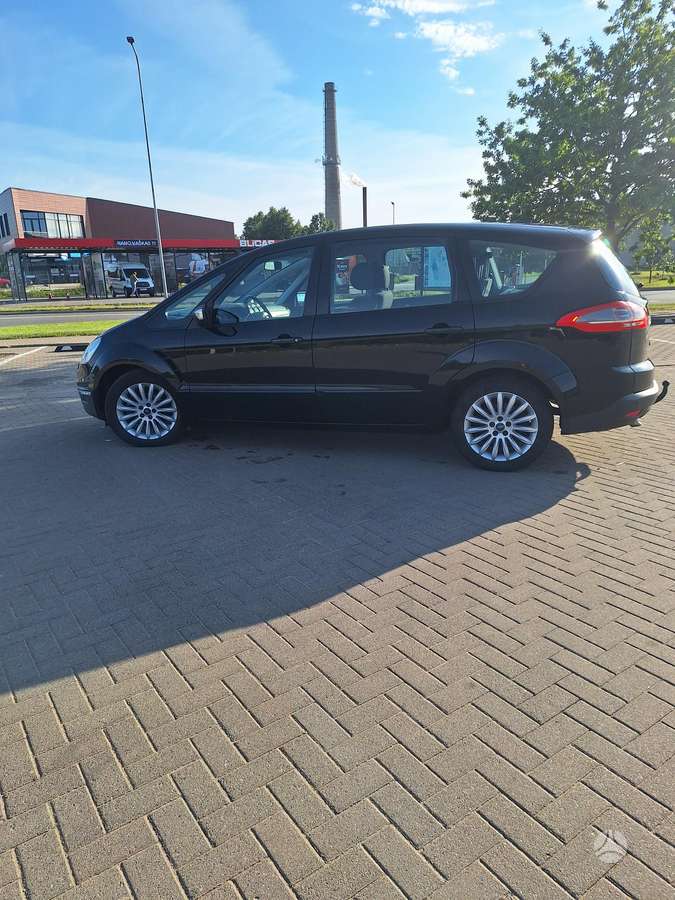 Ford S-MAX 2013 — photo 8