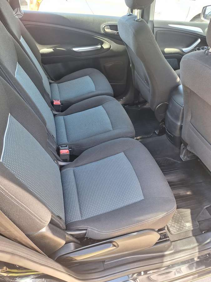 Ford S-MAX 2013 — photo 9