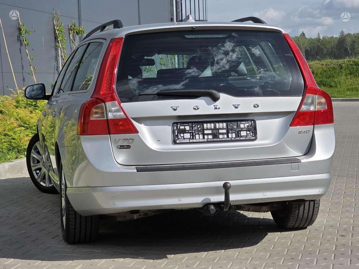Volvo V70 2010 — photo 6