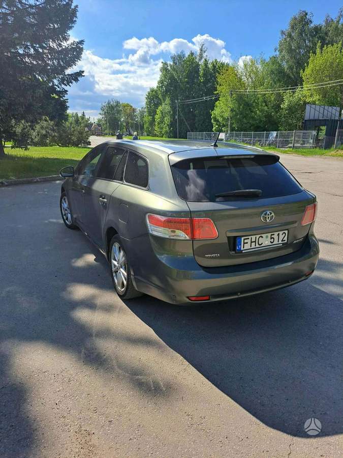 Toyota Avensis 2011 — photo 5