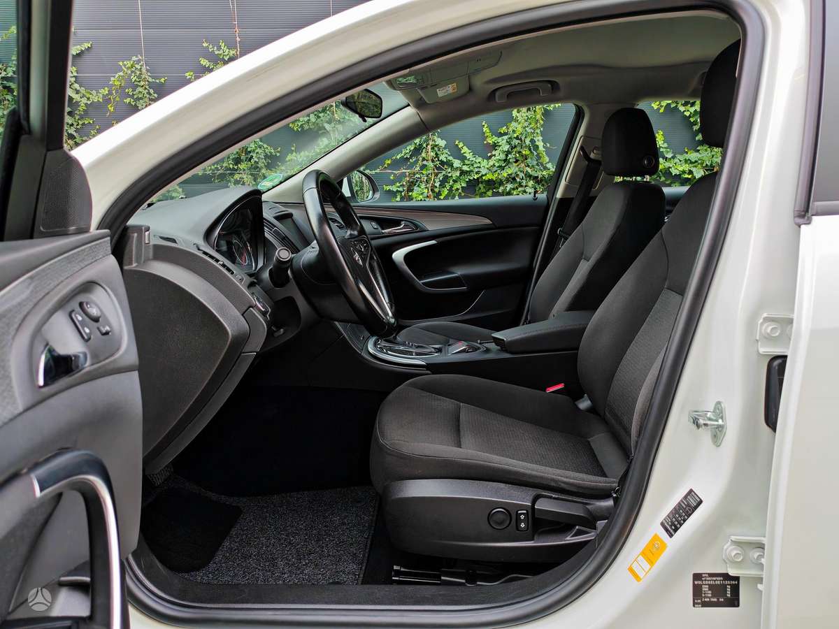 Opel Insignia 2014 — photo 19