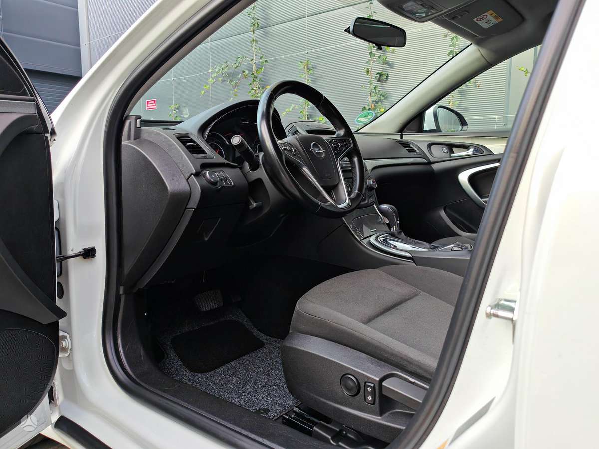 Opel Insignia 2014 — photo 20