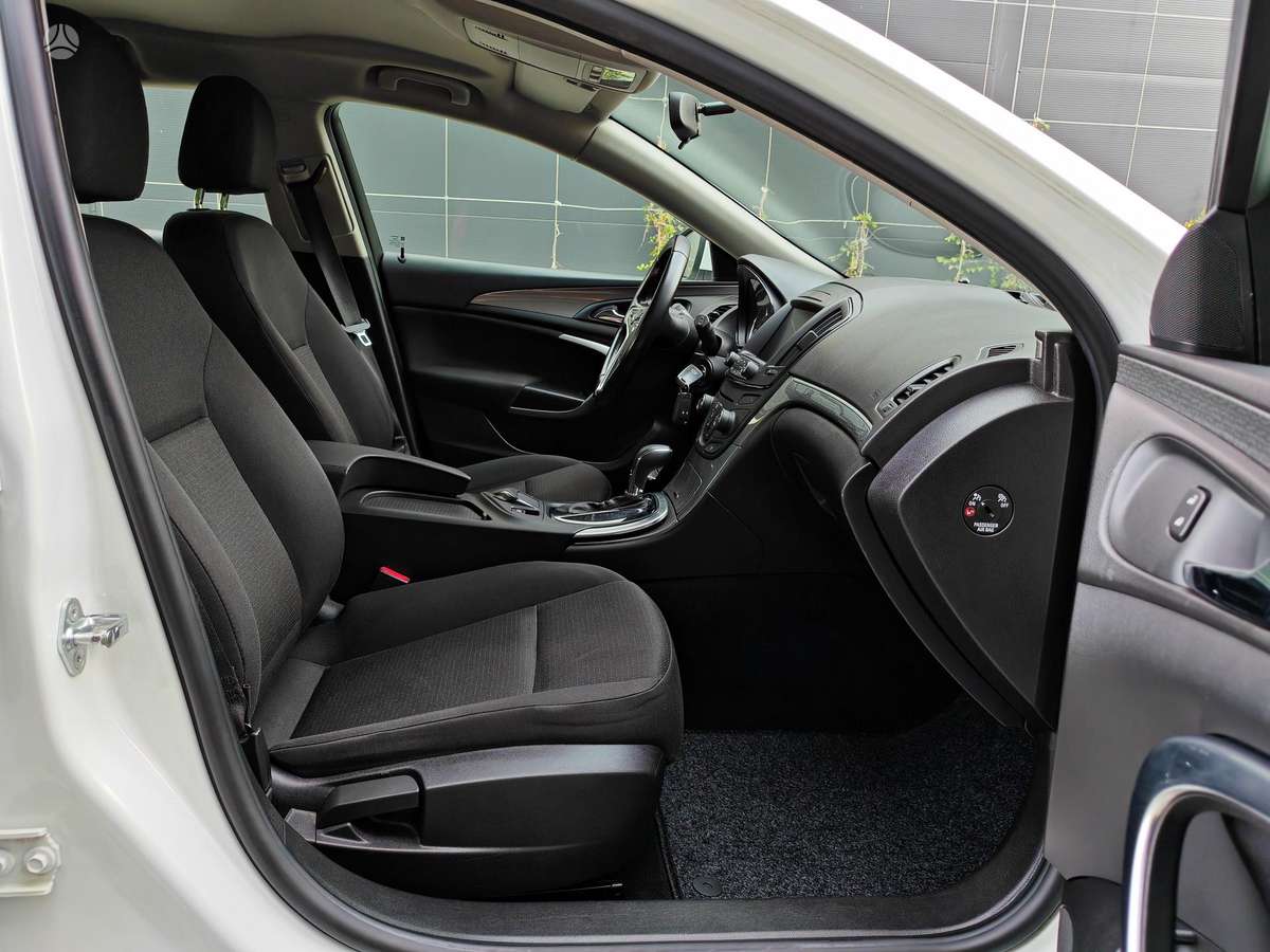 Opel Insignia 2014 — photo 27