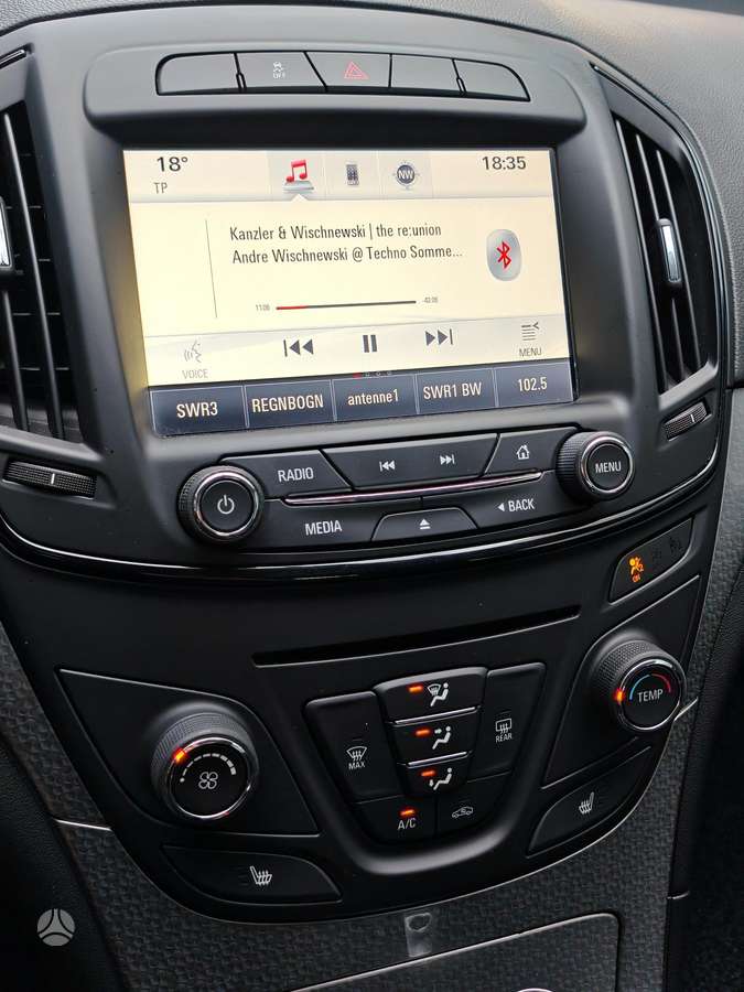 Opel Insignia 2014 — photo 34