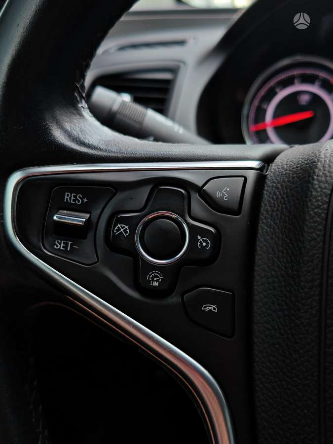 Opel Insignia 2014 — photo 35