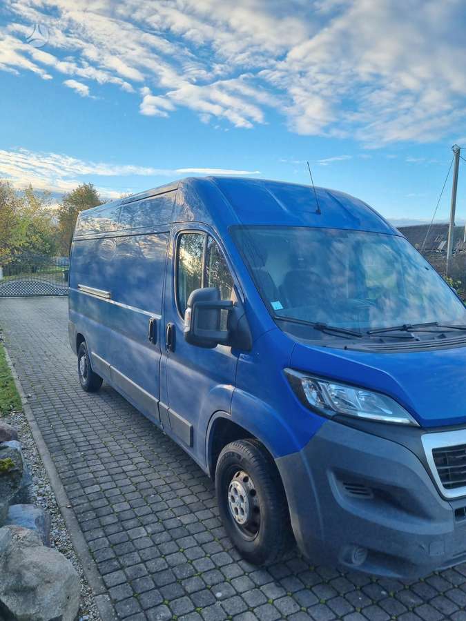 Peugeot Boxer 2014 — rear view