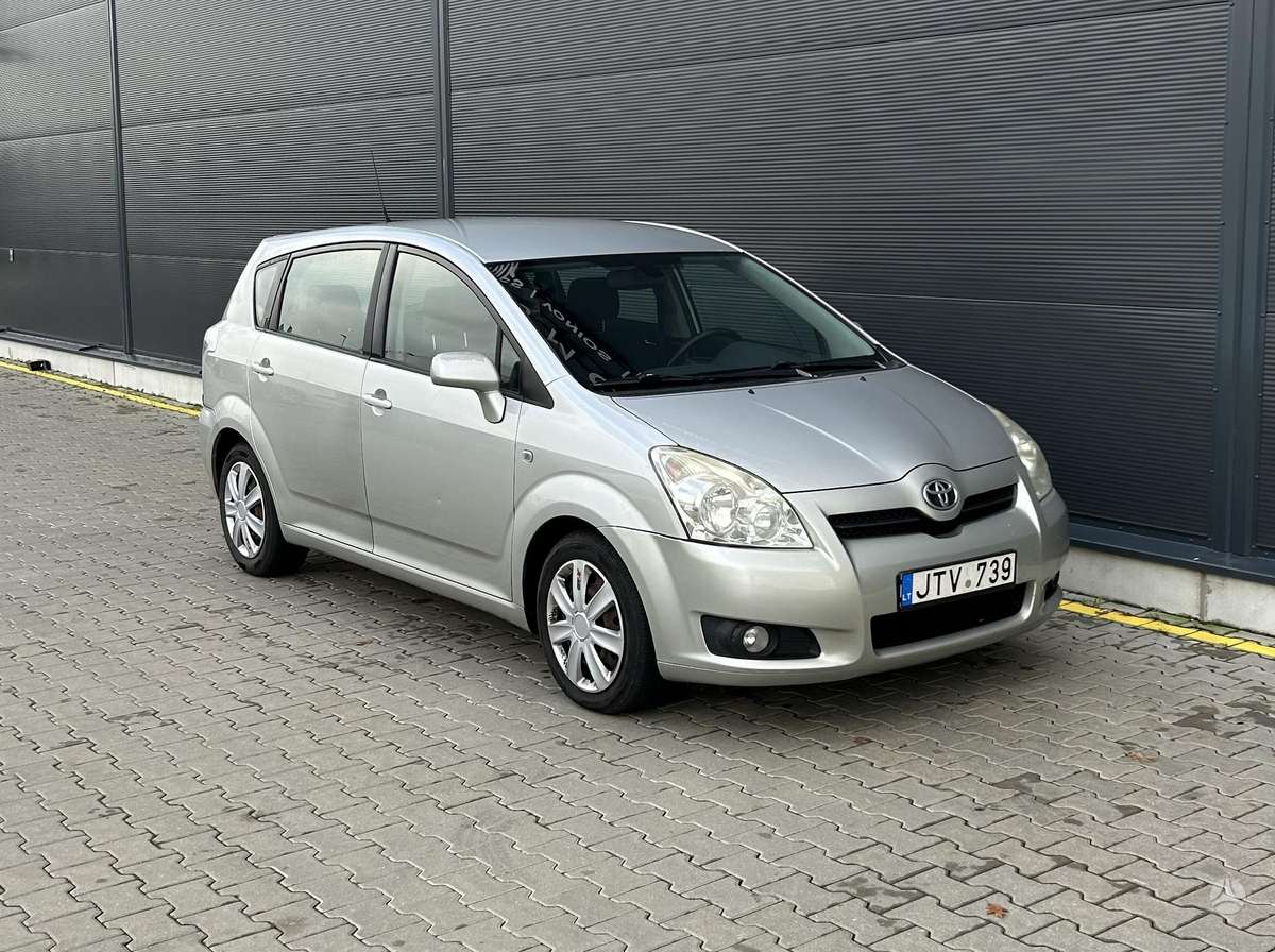 Toyota Corolla 2008 — салон