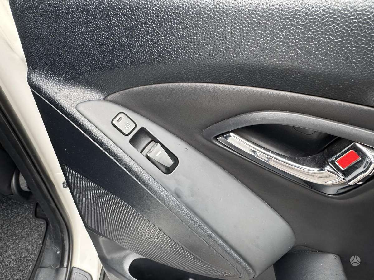 Hyundai ix35 2012 — photo 12