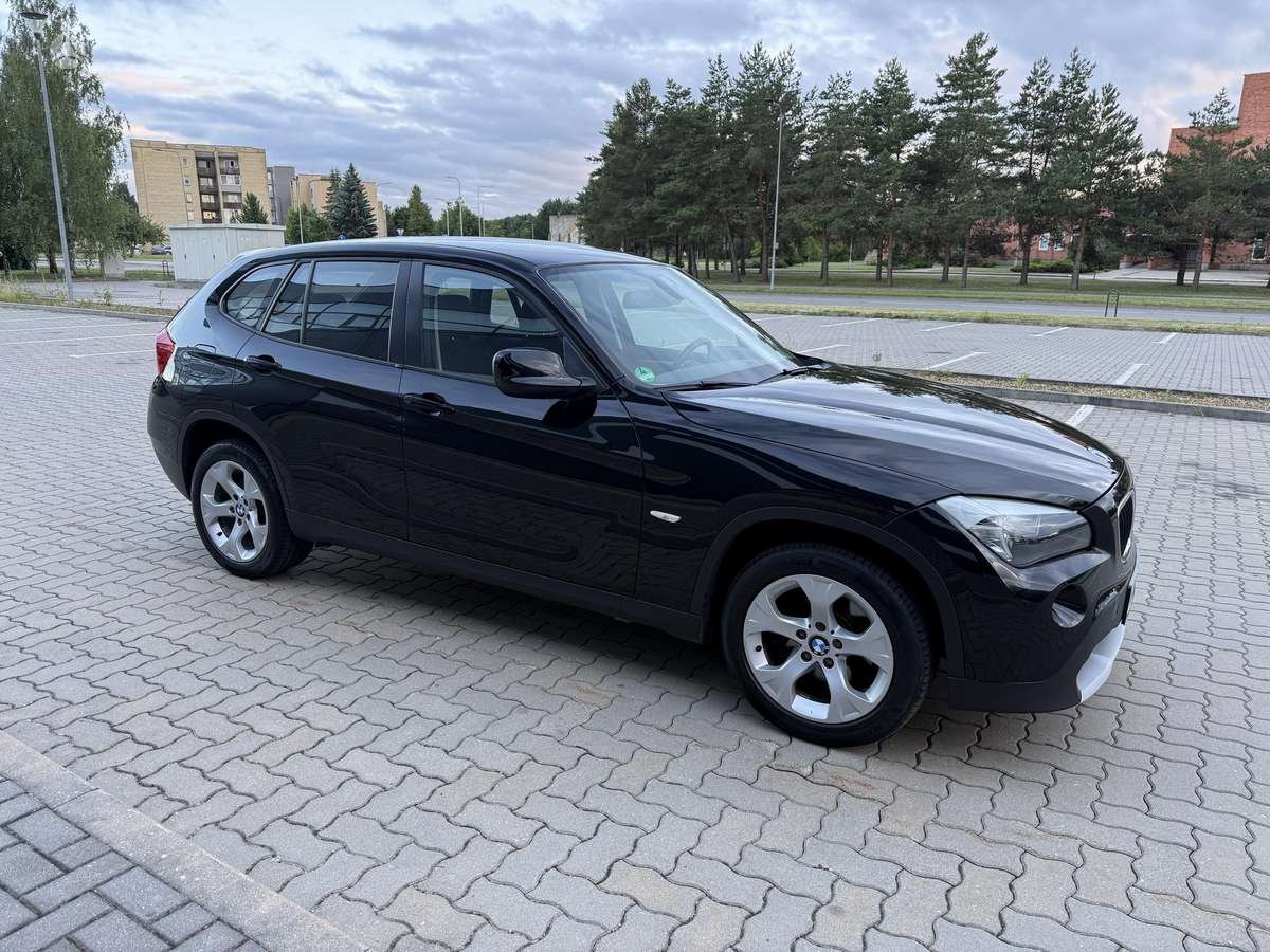 BMW X1 2011 — photo 13