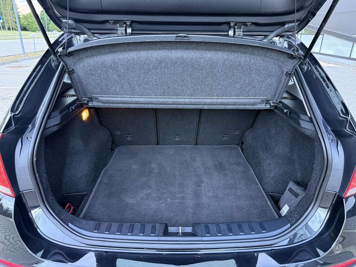 BMW X1 2011 — photo 16