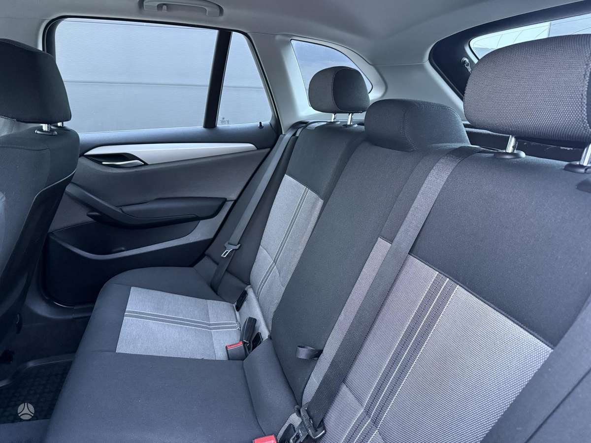 BMW X1 2011 — photo 18