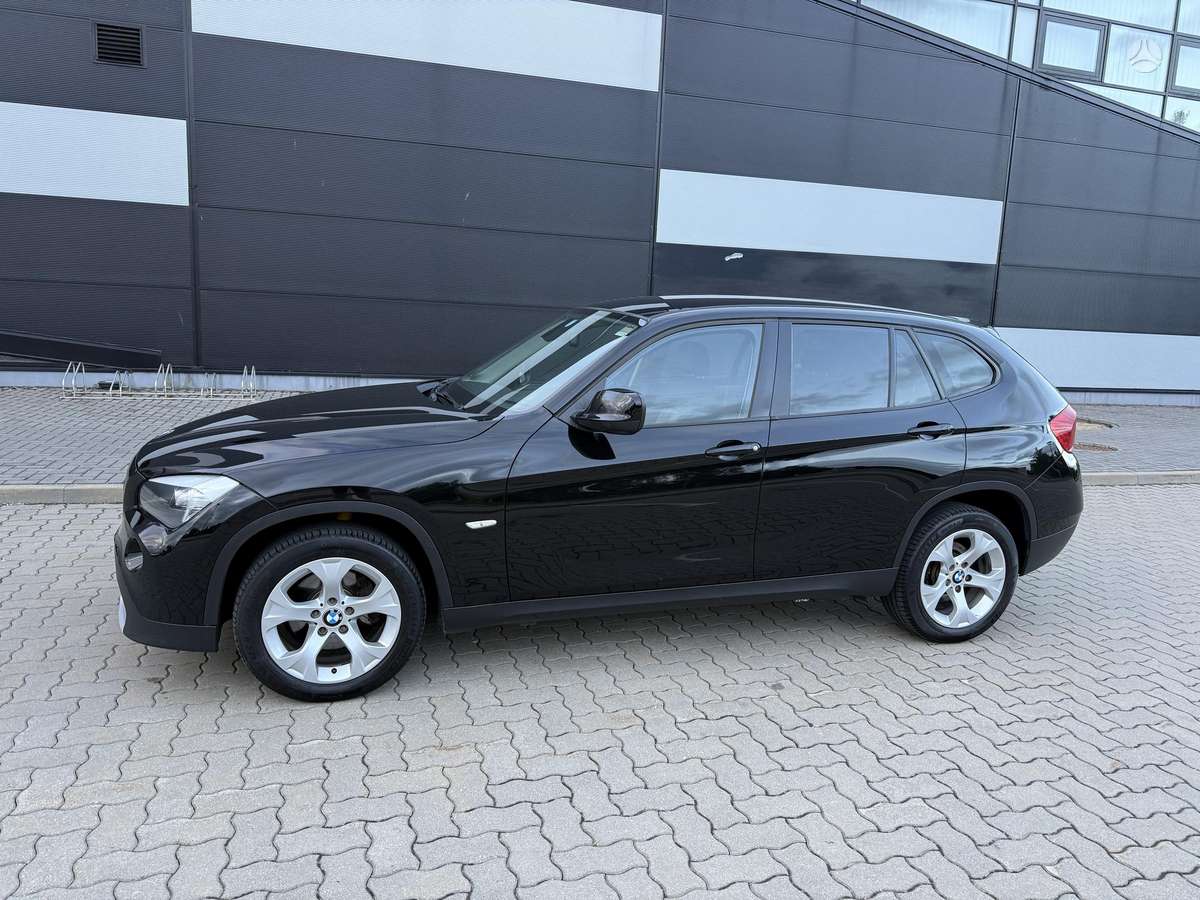 BMW X1 2011 — engine 1995 cm³, 177 HP (130kW)