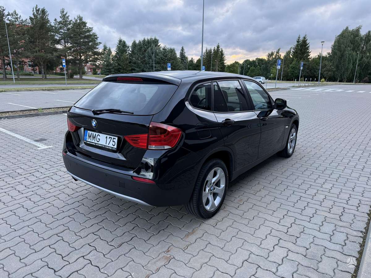 BMW X1 2011 — photo 8