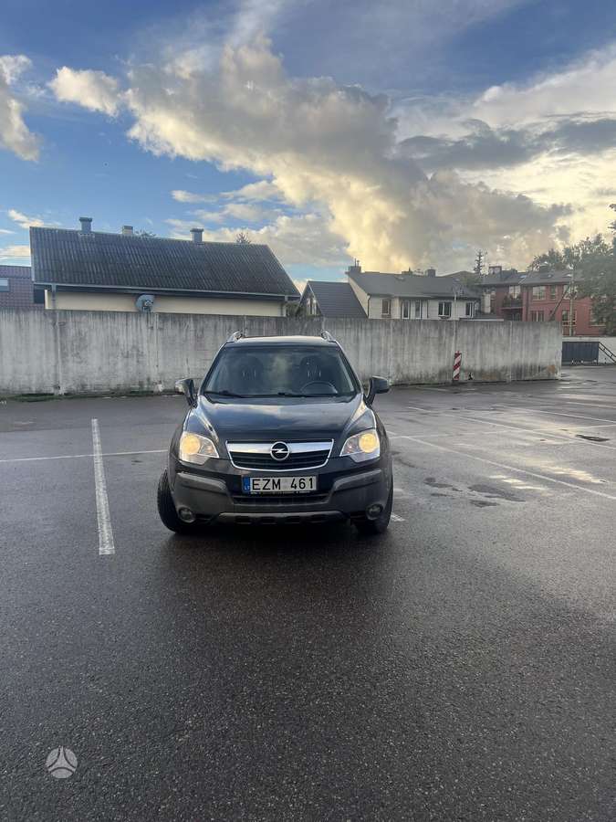 Opel Antara 2010 — rear view