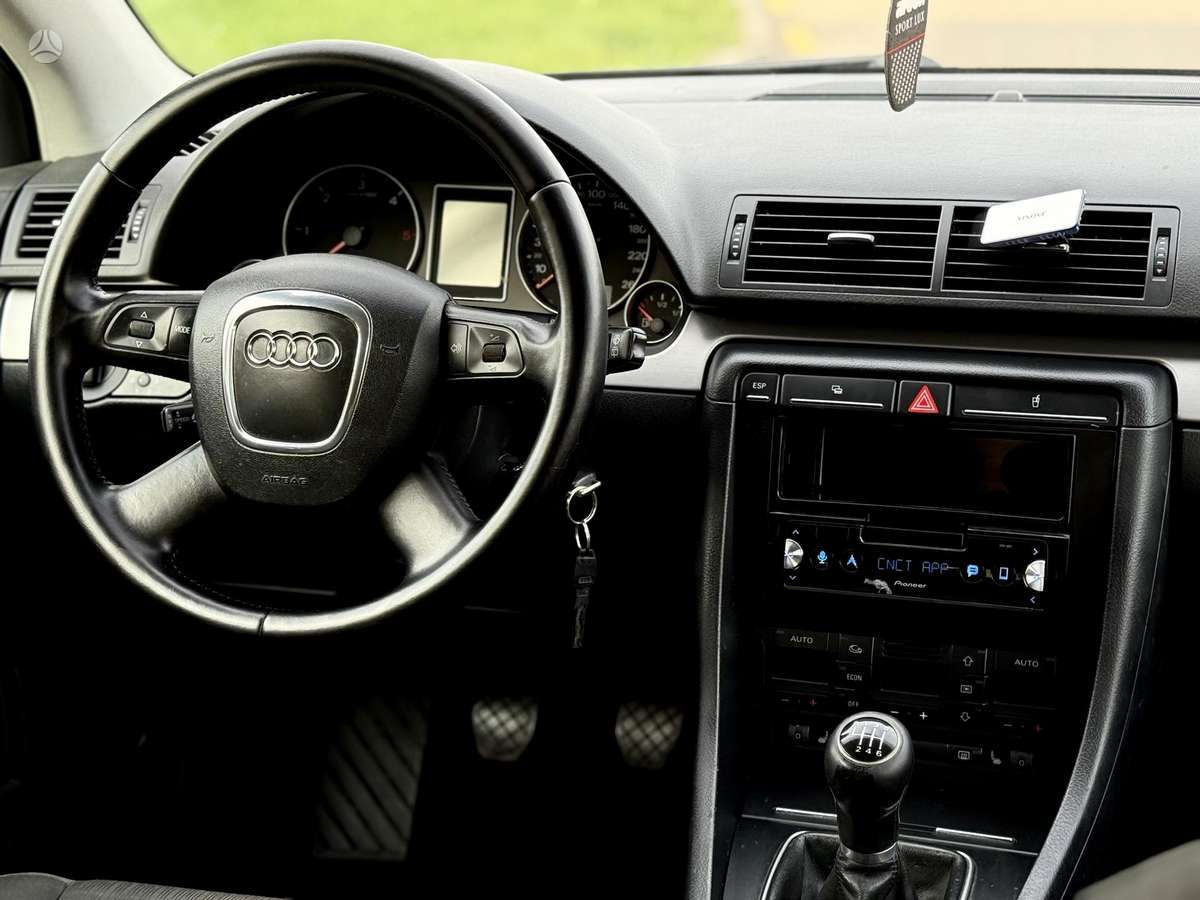 Audi A4 2008 — photo 10